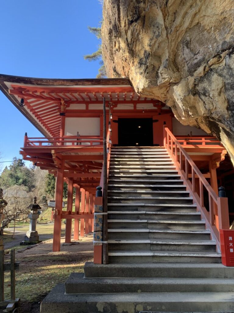 毘沙門堂への階段